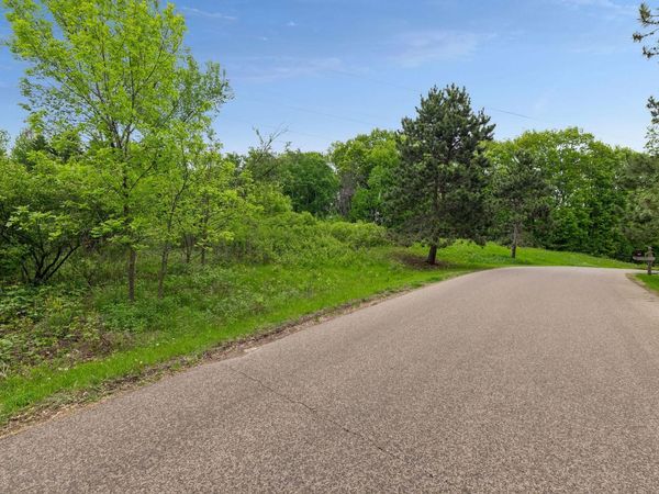 10 Sunny Side Lane, Sunfish Lake, MN 55118