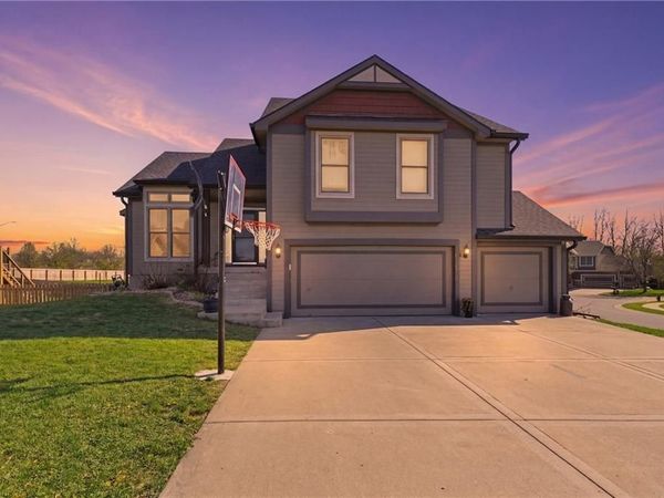 805 NW 109th Terrace, Kansas City, MO 64155