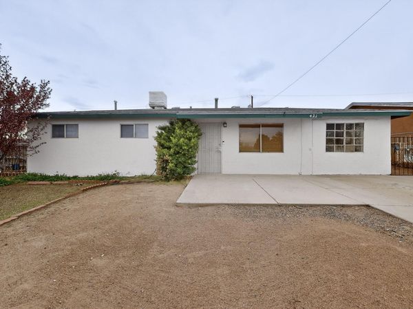 421 Bataan Drive SW, Albuquerque, NM 87121
