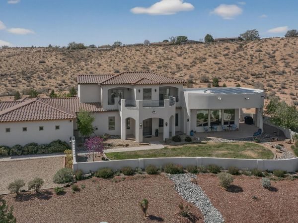 192 Camino Rayo Del Sol, Corrales, NM 87048