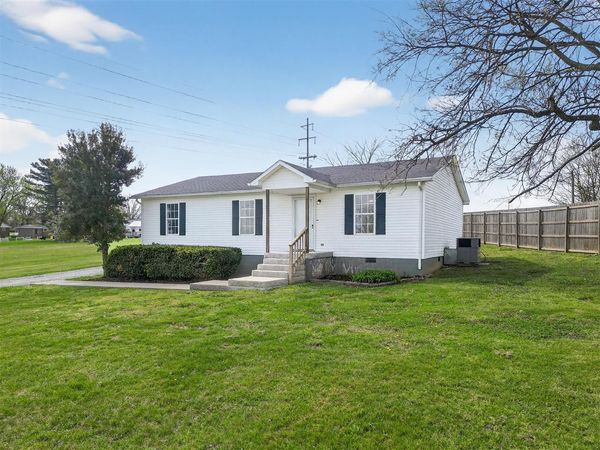 393 Peterson Avenue , Auburn, KY 42206