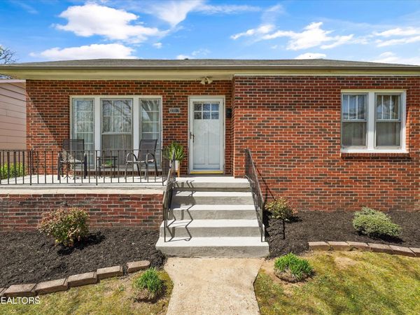 3717 Speedway Circle, Knoxville, TN 37914