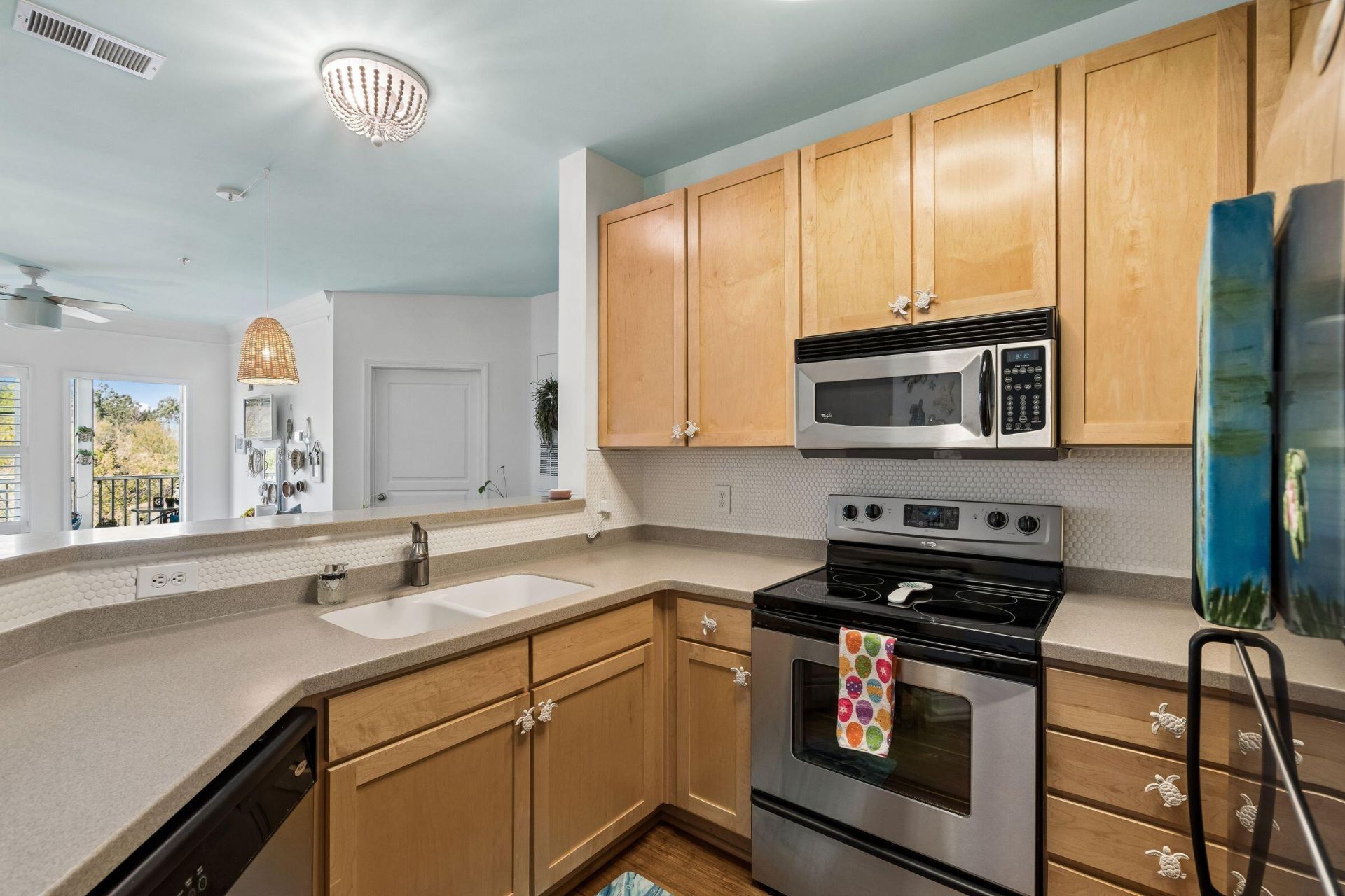 1920 Basildon Road Photo 7