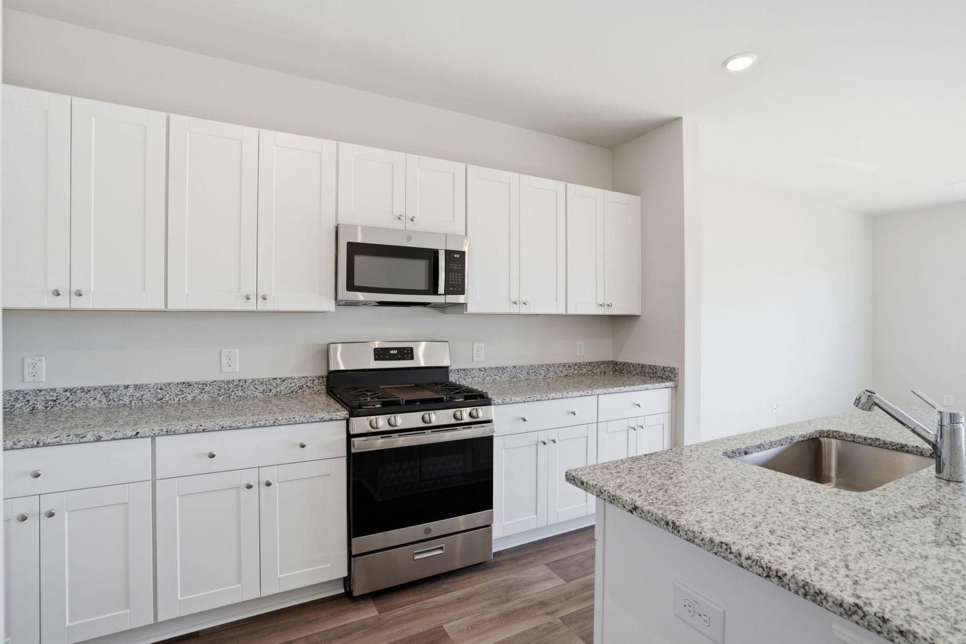 402 Tiliwa Street Photo 11