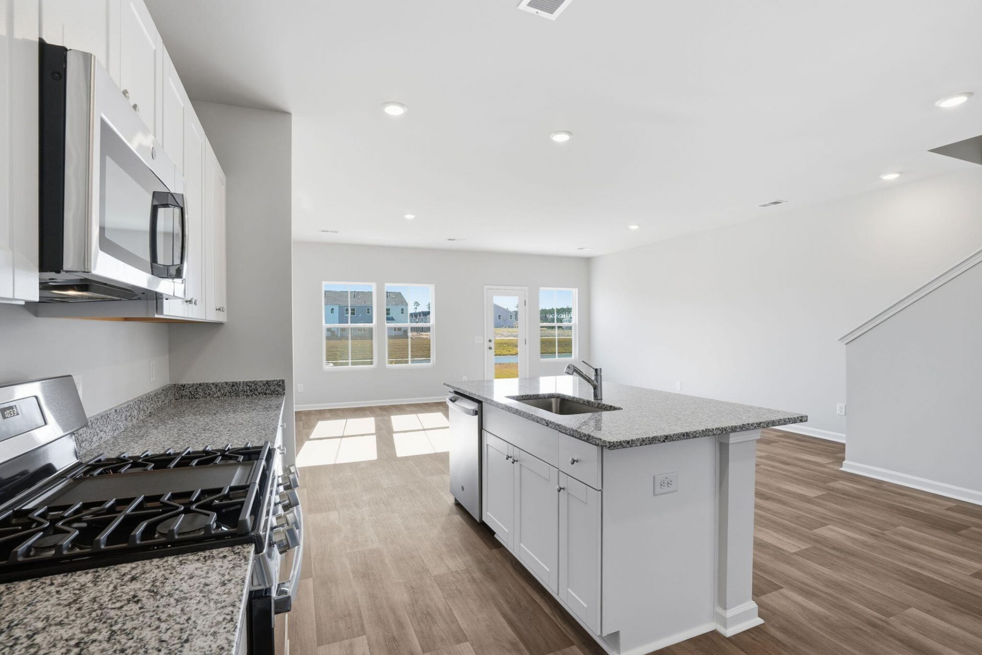 402 Tiliwa Street Photo 12