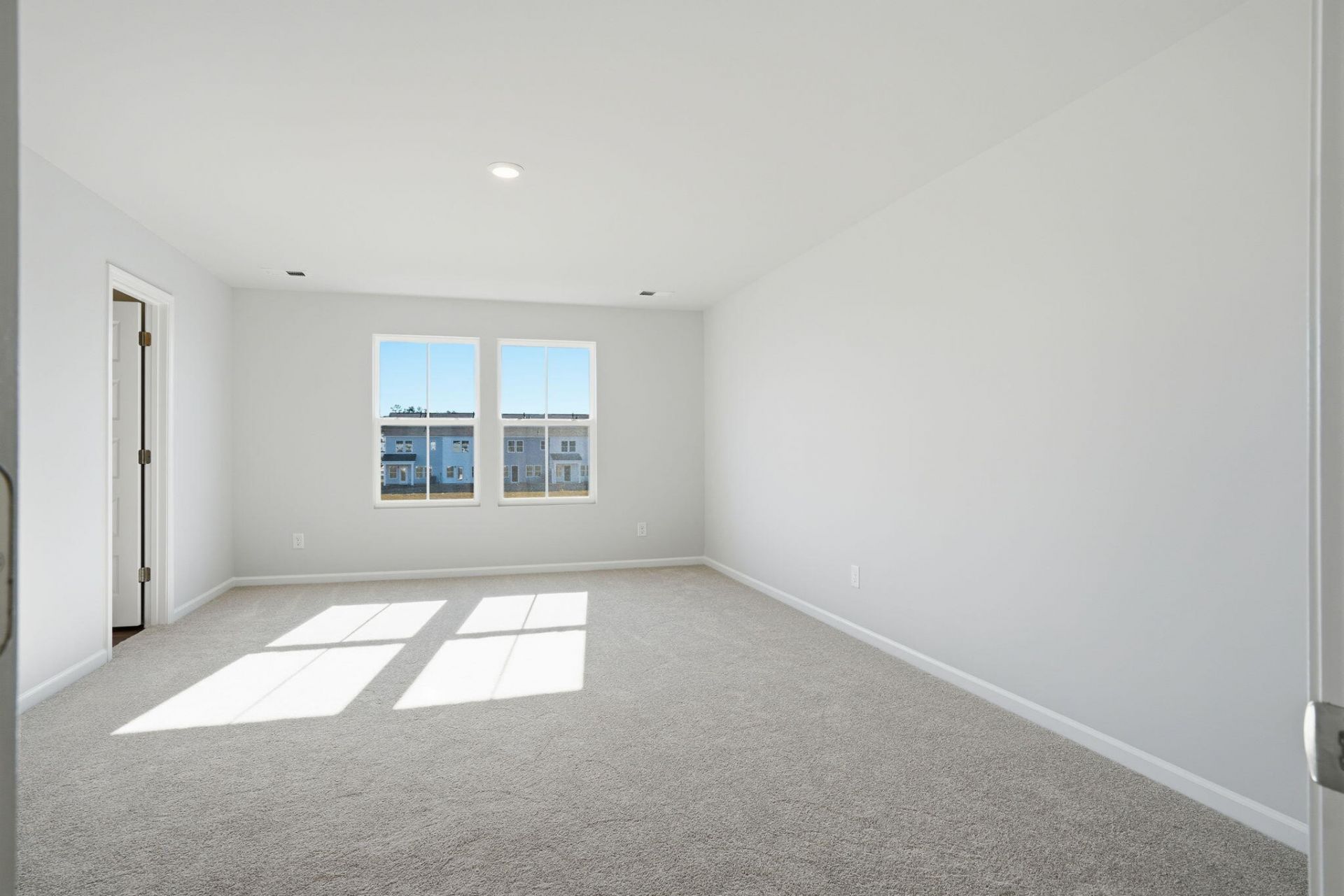 402 Tiliwa Street Photo 15