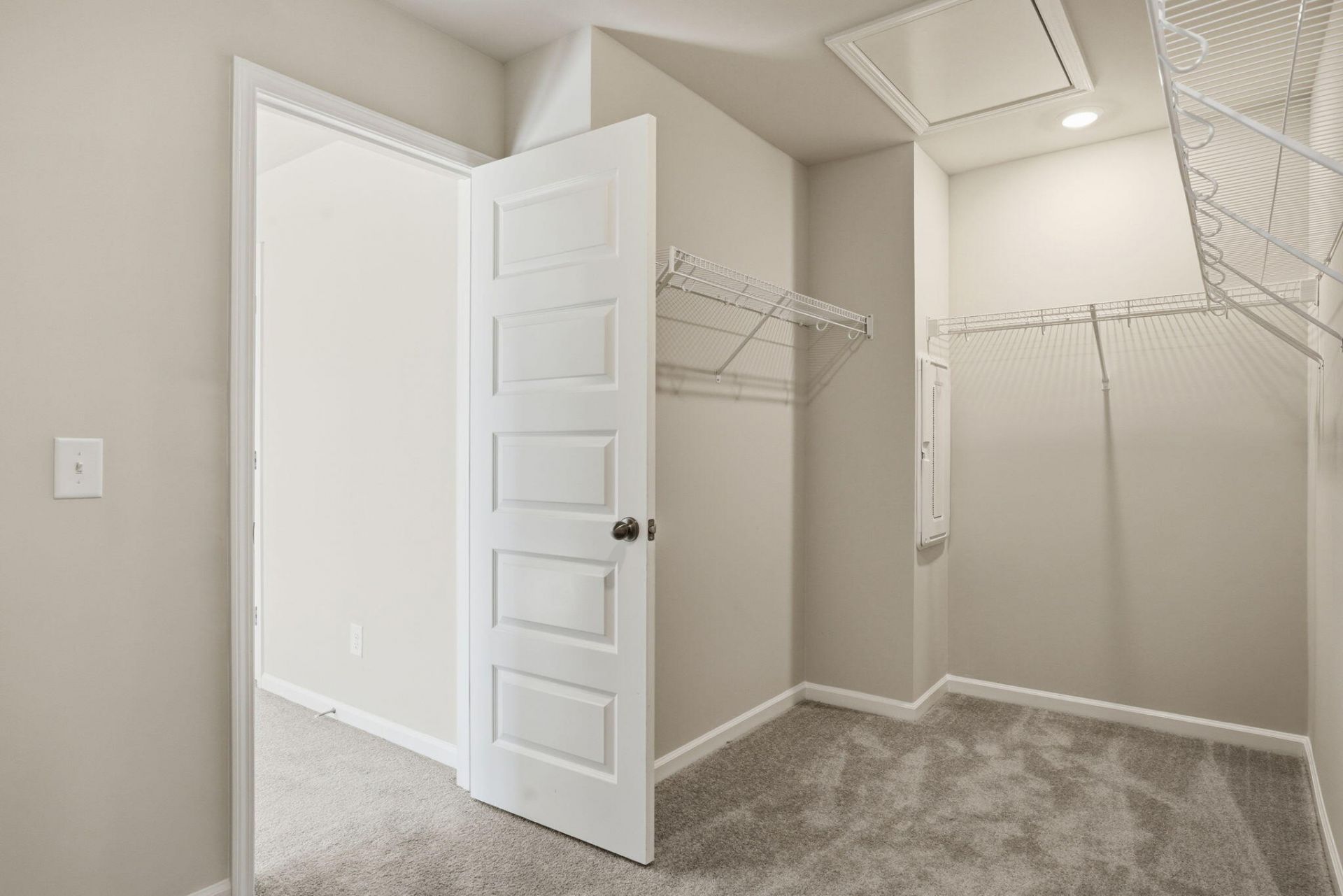 402 Tiliwa Street Photo 18