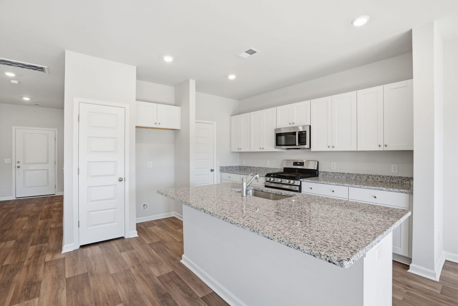 402 Tiliwa Street Photo 9