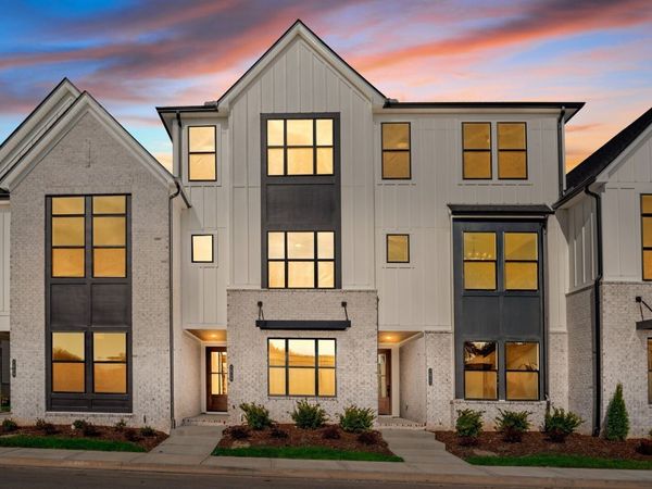 2056 Conductor Ln , Thompsons Station, TN 37179