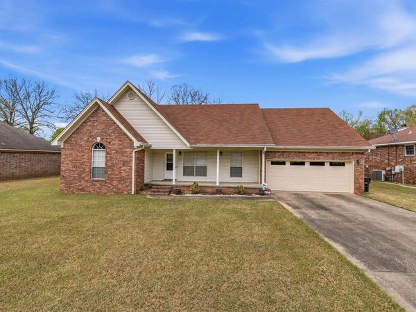 219 Fair Oaks Drive, Jacksonville, AR 72076