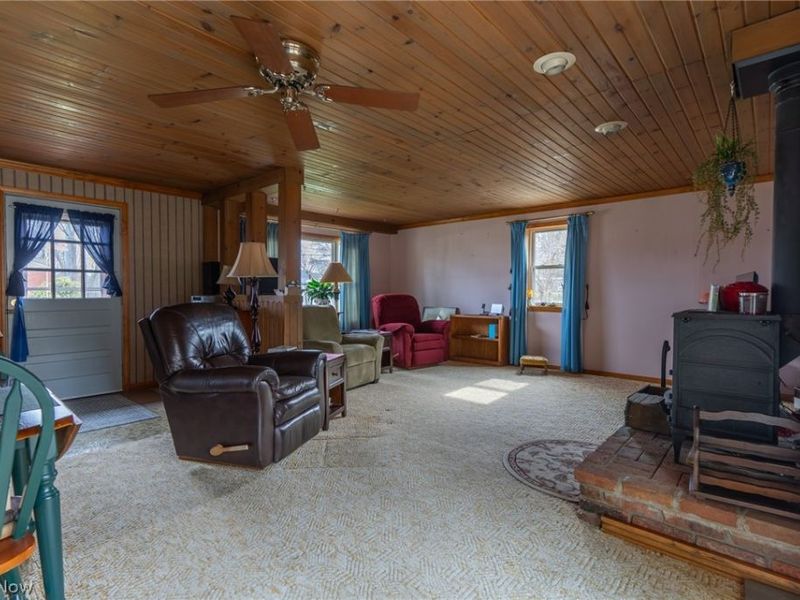 28 Wellesly Boulevard , Painesville, OH 44077 Photo 5