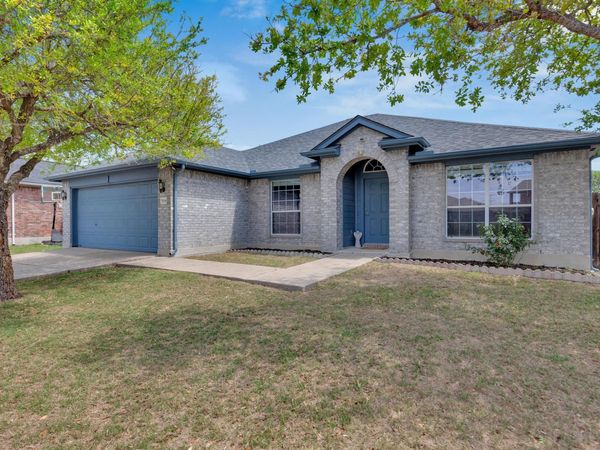 506 Carol DR , Hutto, TX 78634