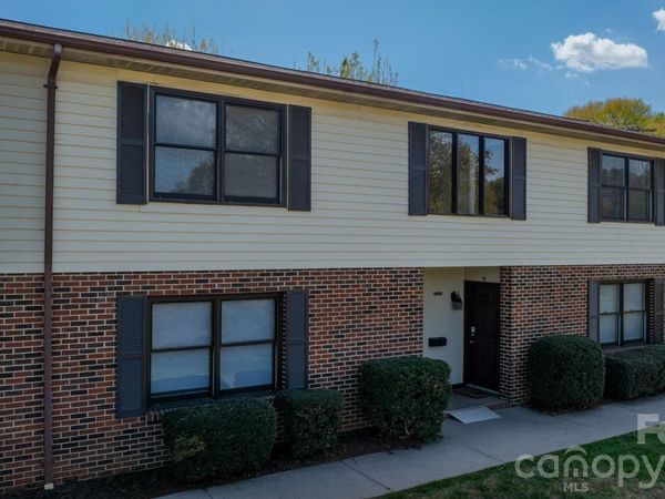 525 12th Street SW, Unit 30, Hickory, NC 28602