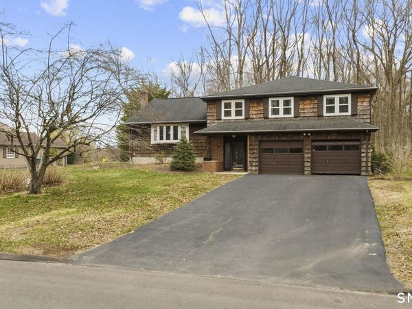 46 Burnwood, Bloomfield, CT 06002