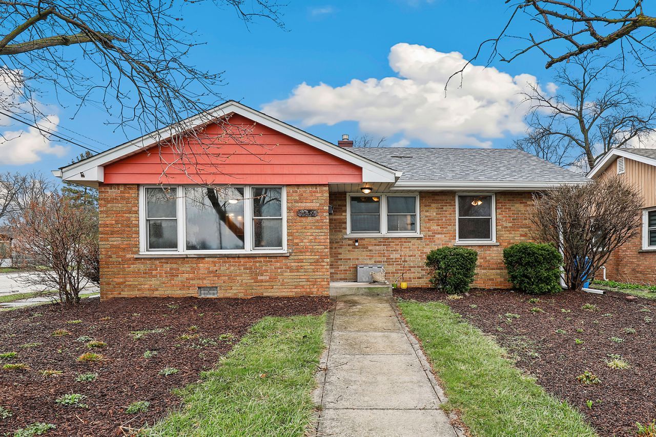 7358 W 115th Street, Worth, IL 60482 Main Photo