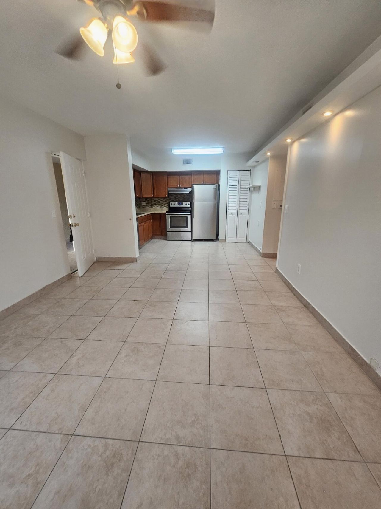 3680 N 56th Avenue, Unit 812, Hollywood, FL 33021 Photo