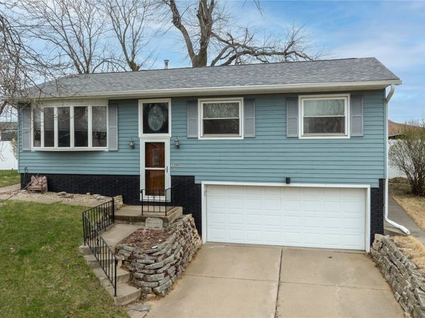 3500 Sunnydale Street NW, Cedar Rapids, IA 52405