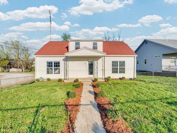 114 Moore St, Sparta, TN 38583