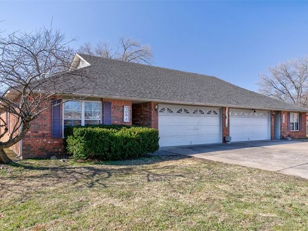 706 Meghan Street , Unit A, Siloam Springs, AR 72761