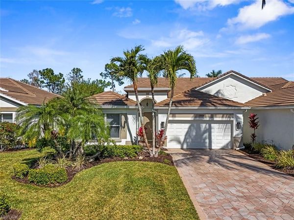 1208 Chelmsford CT, Unit 67, NAPLES, FL 34104