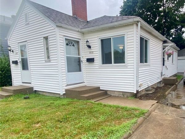 1093 N Main Street , Akron, OH 44310