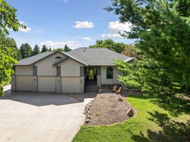 2780 Overlook Lane N, Stillwater, MN 55082