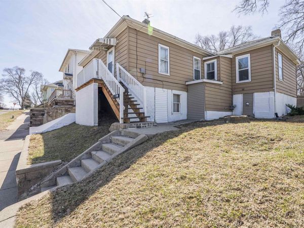 412 W 2nd St., Sioux City, IA 51103
