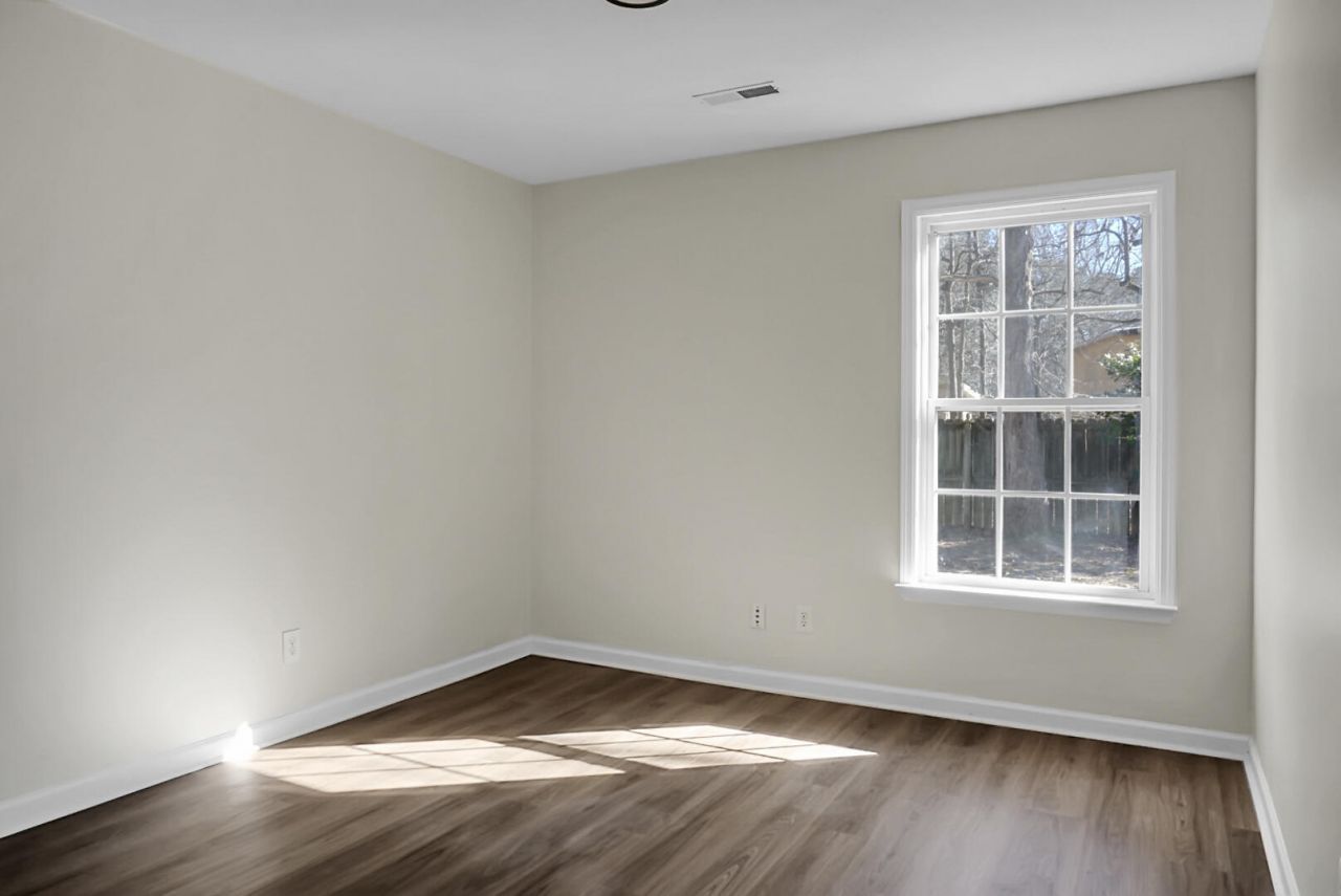 103 Equestrian Court Photo 15