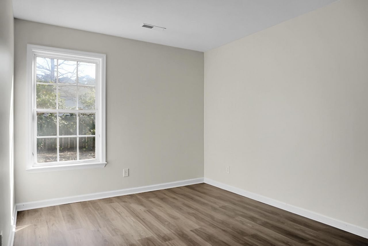 103 Equestrian Court Photo 17