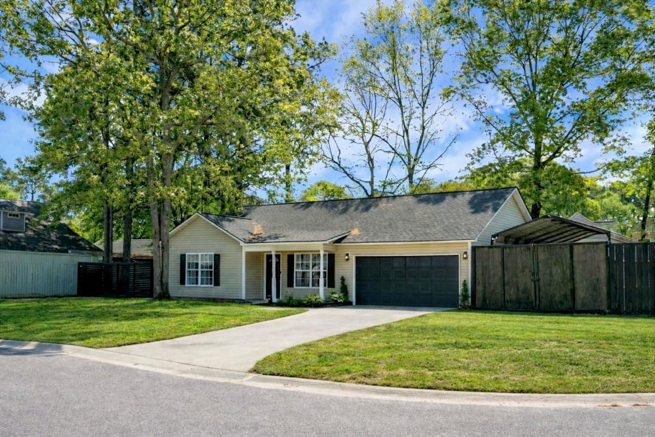 103 Equestrian Court Photo 3