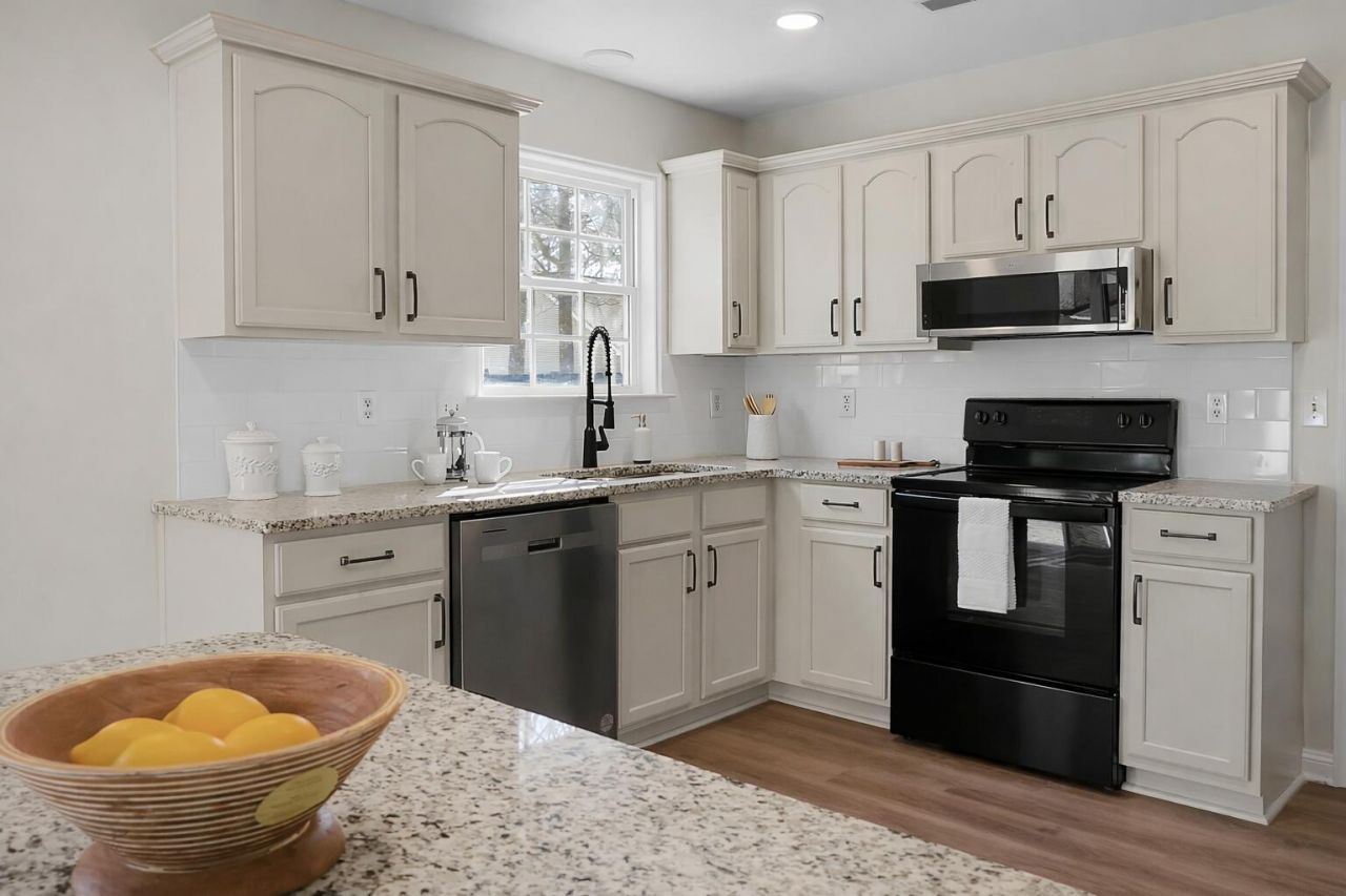 103 Equestrian Court Photo 6