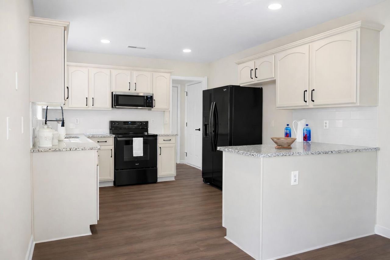 103 Equestrian Court Photo 8