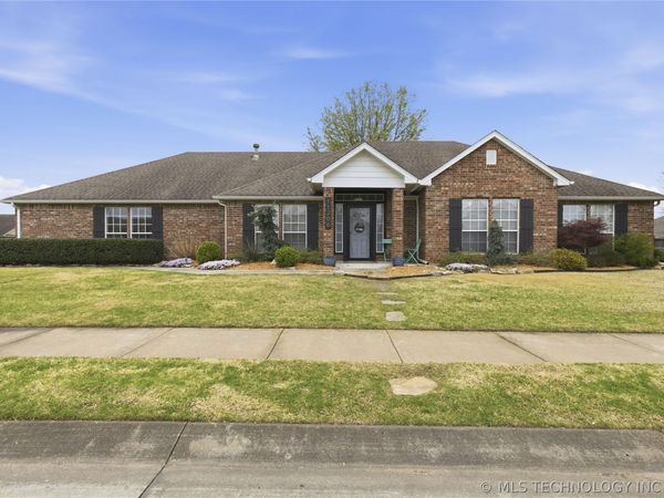 11206 S 276th East Avenue , Coweta, OK 74429