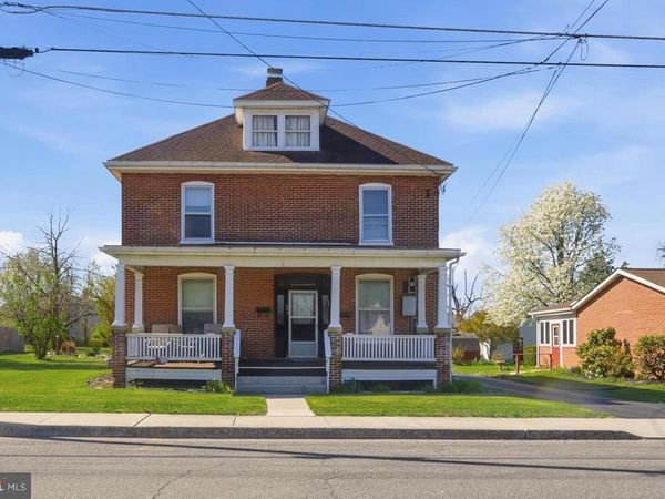 251 E E GRANT STREET STREET, GREENCASTLE, PA 17225