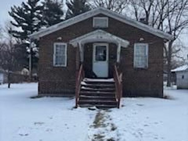 2721 Elkhart, Lake Station, IN 46405