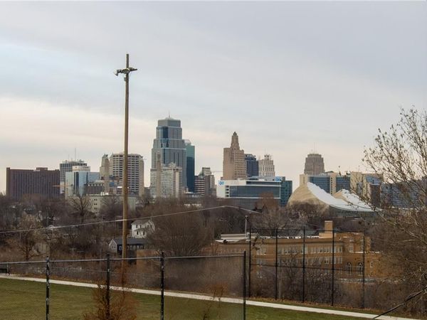 2101 Holly Street, Kansas City, MO 64108