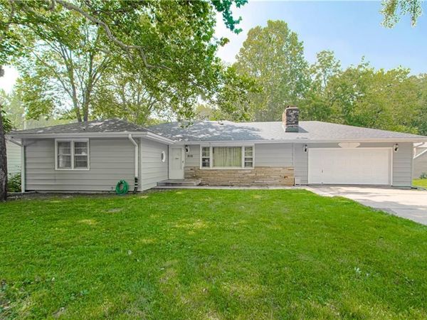 8116 N Main Street, Kansas City, MO 64118