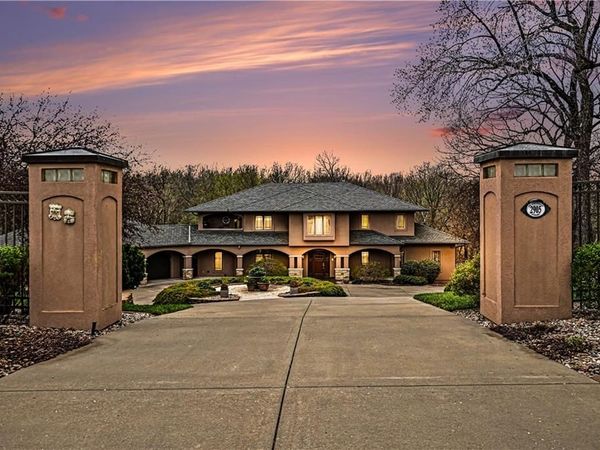 2905 SW 19th Street, Blue Springs, MO 64015