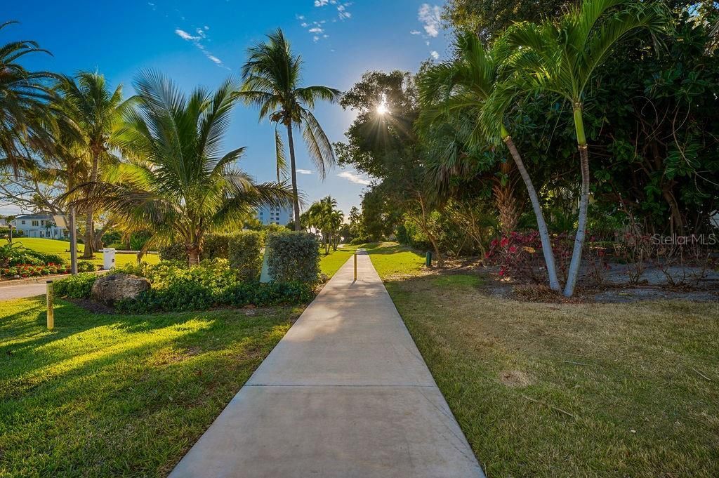 561 Birdie Lane, Longboat Key, FL 34228 Photo