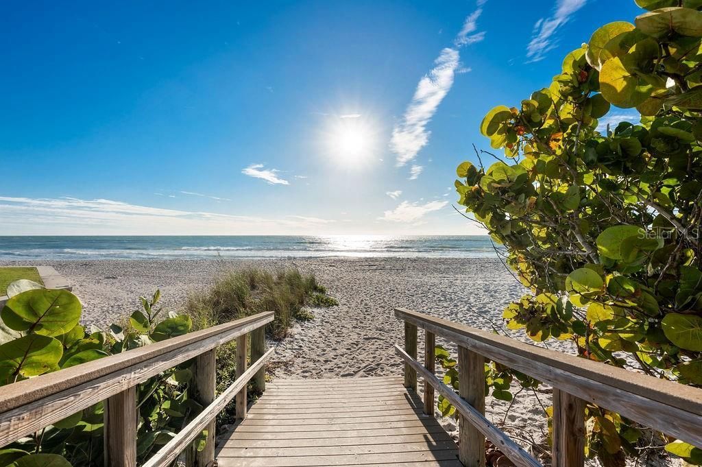 561 Birdie Lane, Longboat Key, FL 34228 Photo