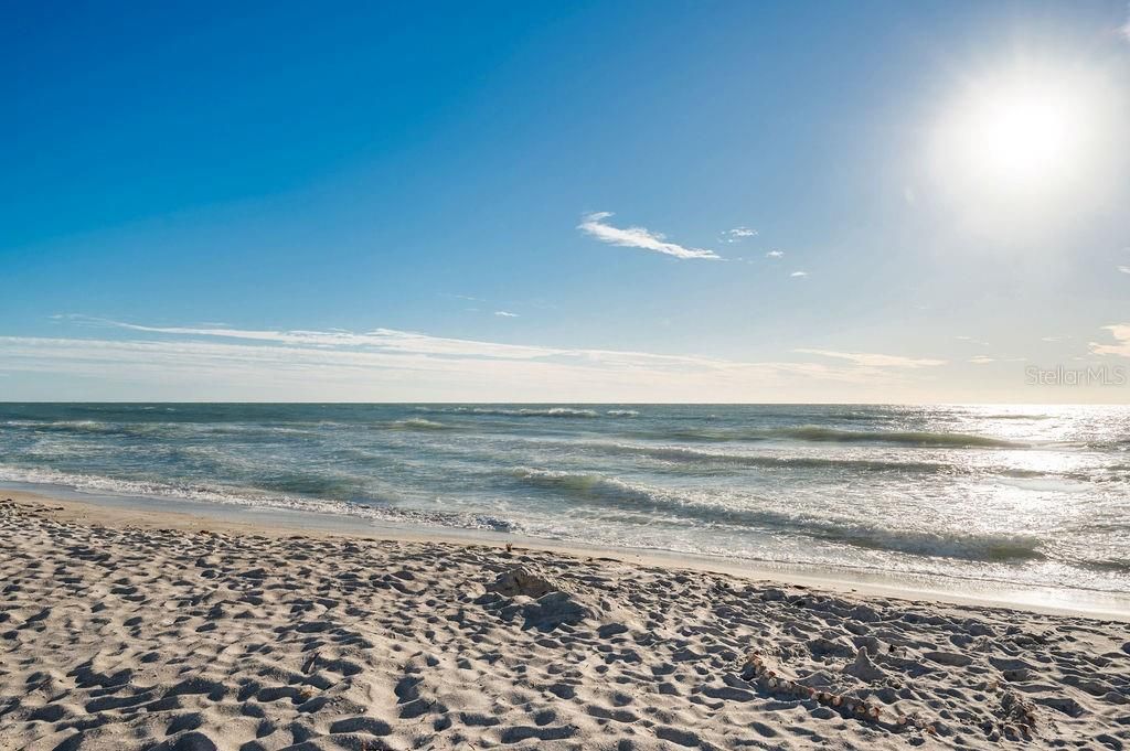 561 Birdie Lane, Longboat Key, FL 34228 Photo