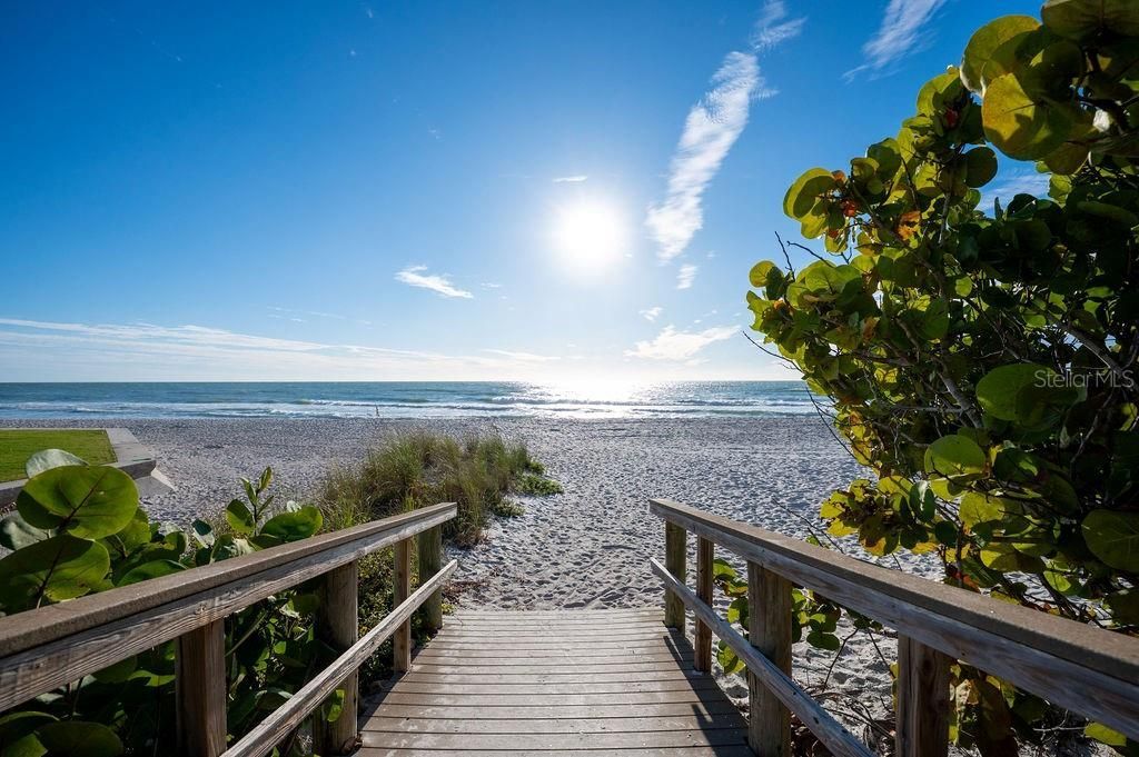 561 Birdie Lane, Longboat Key, FL 34228 Photo