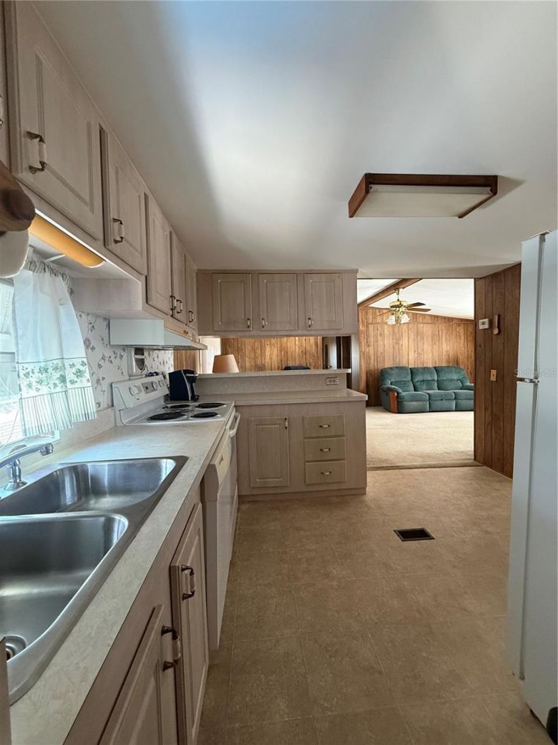 160 Gary Avenue, Oak Hill, FL 32759 Photo