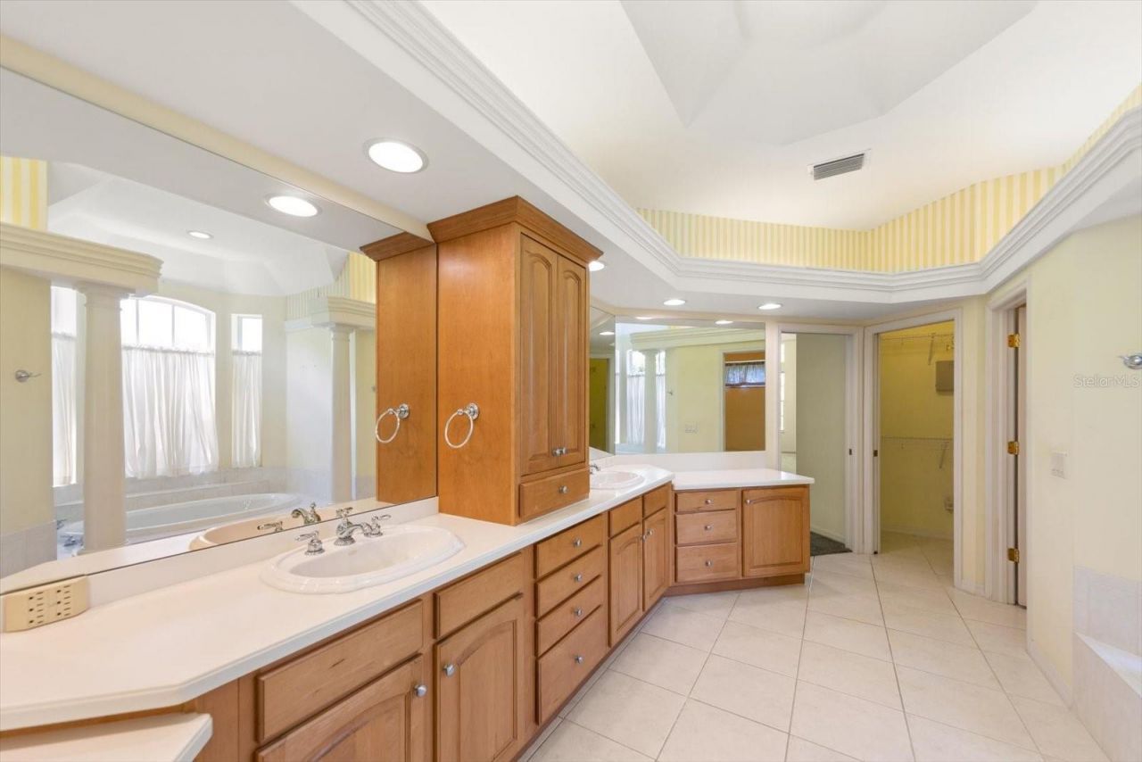 280 Belleview Boulevard, Belleair, FL 33756 Photo