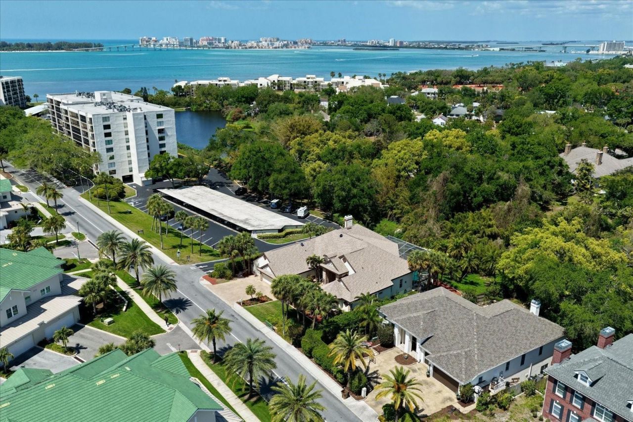 280 Belleview Boulevard, Belleair, FL 33756 Photo