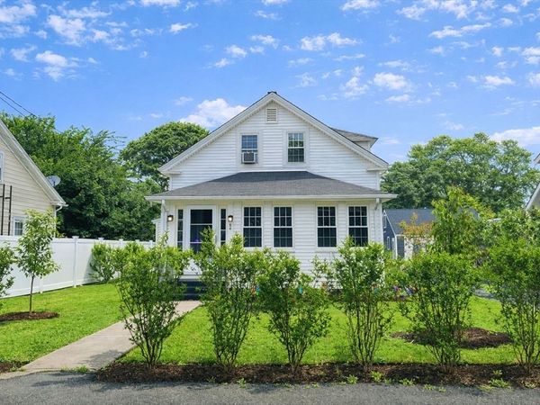 58 Chase St, Barnstable, MA 02601