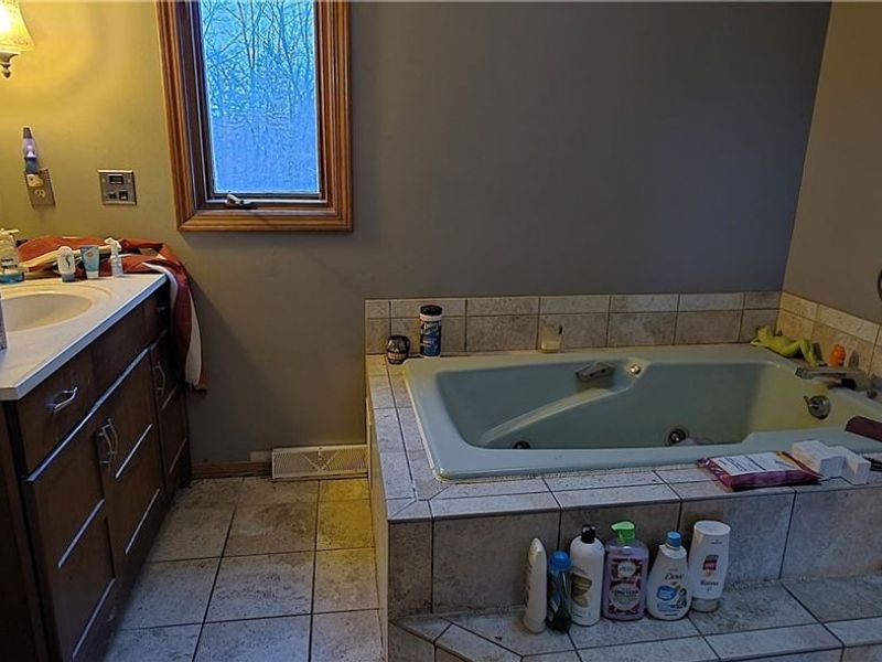 325 Brookshire Oval , Hinckley, OH 44233 Photo 19