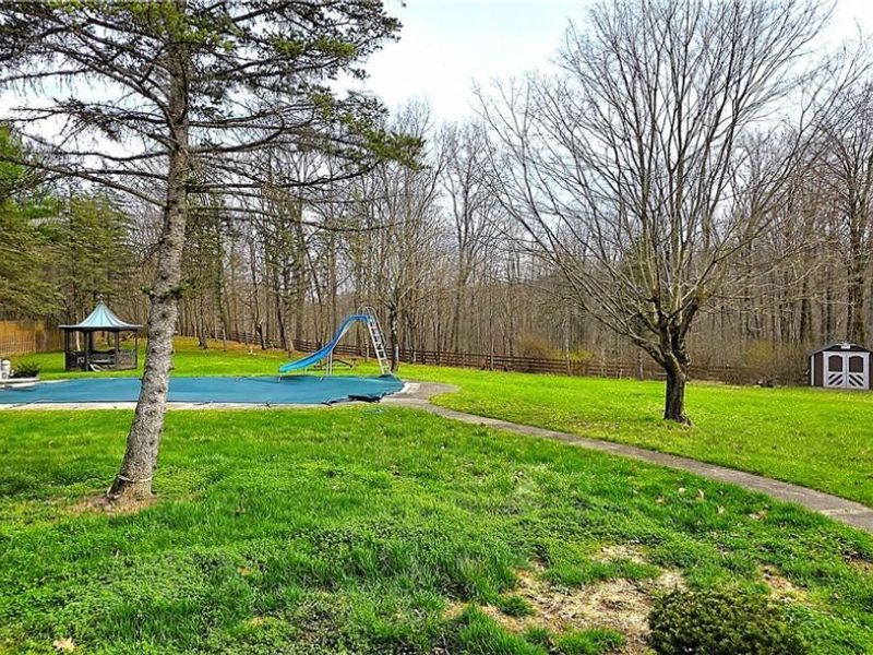 325 Brookshire Oval , Hinckley, OH 44233 Photo 2