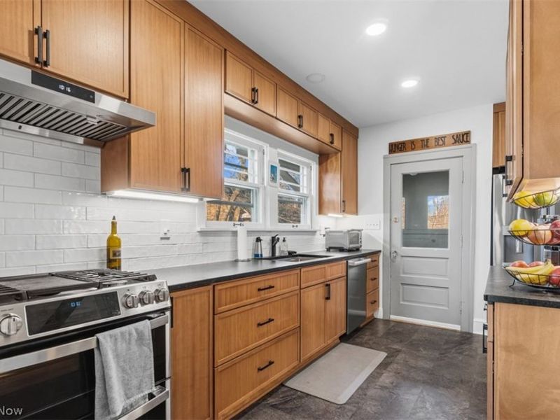 3030 Huntington Road , Shaker Heights, OH 44120 Photo 15