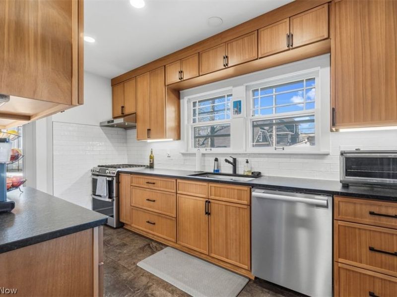 3030 Huntington Road , Shaker Heights, OH 44120 Photo 17